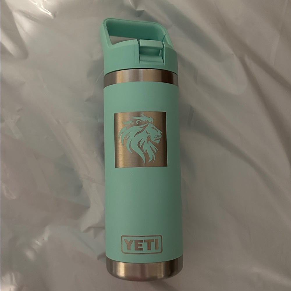 YETI Mint Green Stainless Steel Bottle 18oz juts like new. My baby use one time.